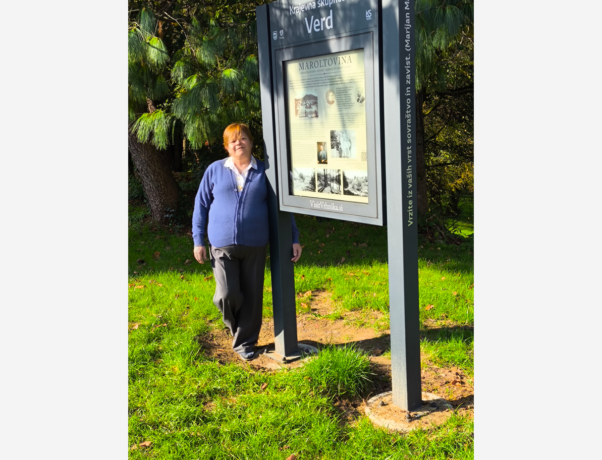 Lučka ob tabli ki opisuje Maroltovino